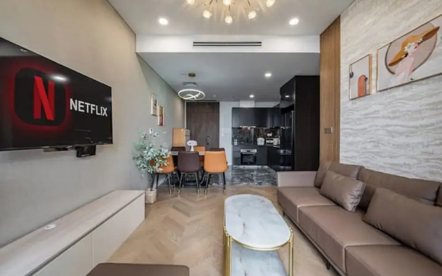Parkland Riverside Luxury Vacation