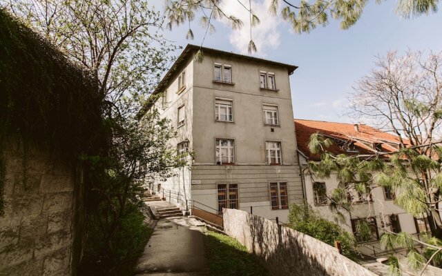 Magas 5 Apartment