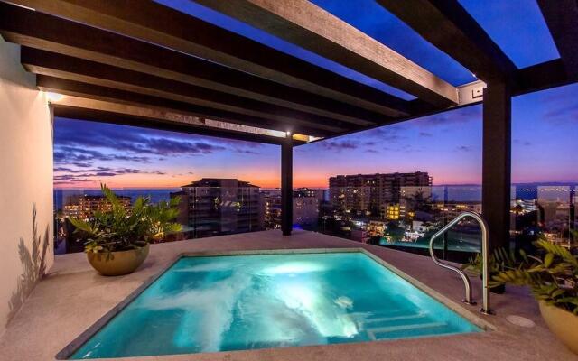 Mountain Views Rooftop Pool Condo