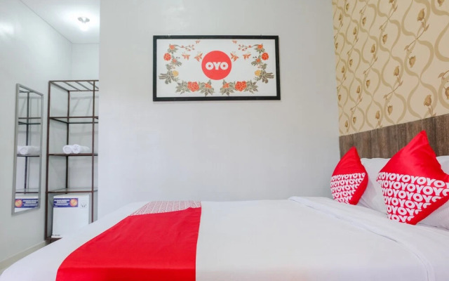OYO 815 Double D9 Guesthouse