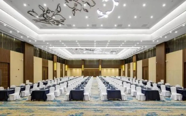 RuiLi Blossom Hotel