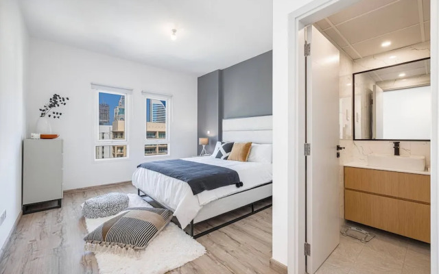 New Fully Upgraded - Central Located - Fits 6