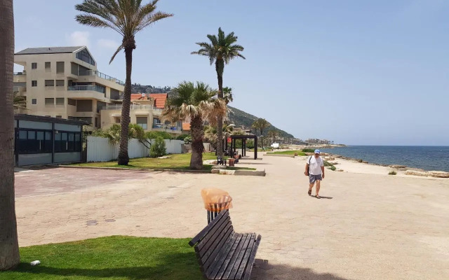 Beautiful Apartment on The First Line of The Sea
