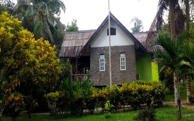 Tree Top River Huts
