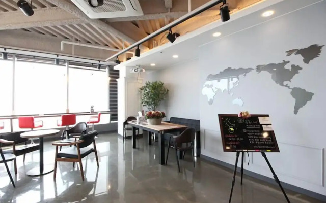 MoonDong's Hostel