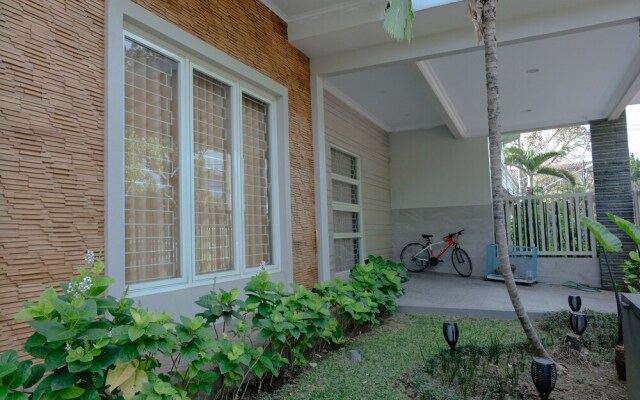 OYO 1023 Junggo Tentrem