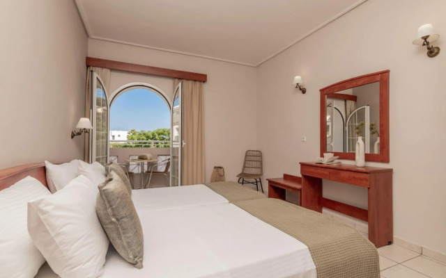 Daisy Hotel, Tsilivi