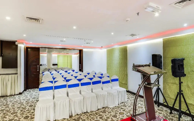 OYO 132 Ruwi Hotel Apartments