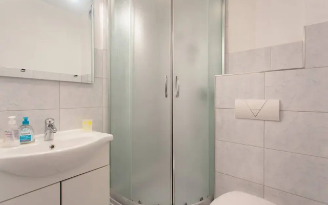 Charming Apartments With Private Balcony and City View Seget Donji