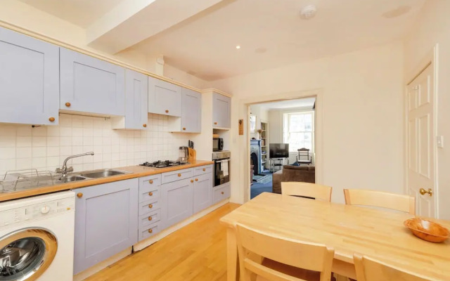 JOIVY Thistle Street - Heart of the City 2-bedroom Apt