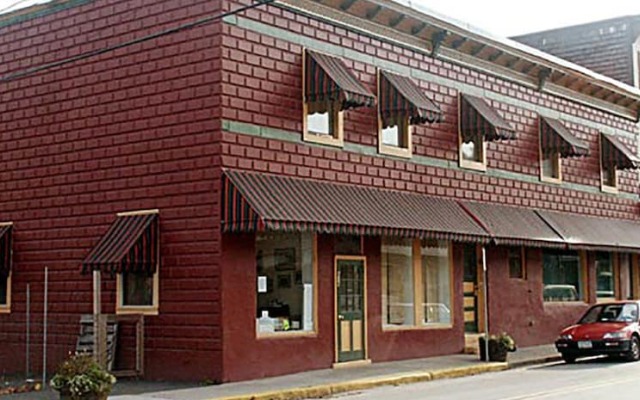 Suites on Main