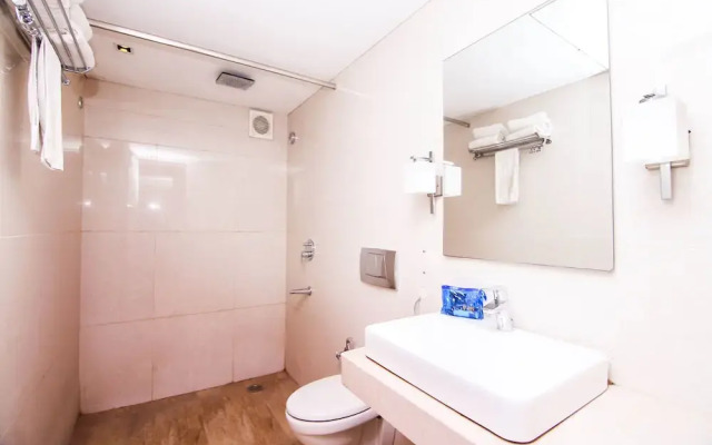 OYO 5561 Hotel Cambean