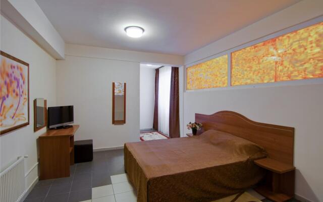 Tranzzit Hotel