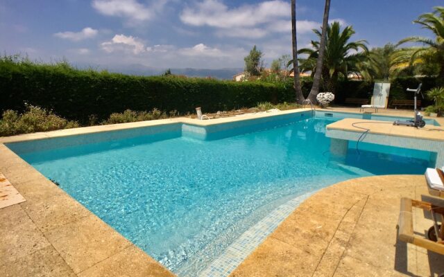 Villa Provence Pool & View