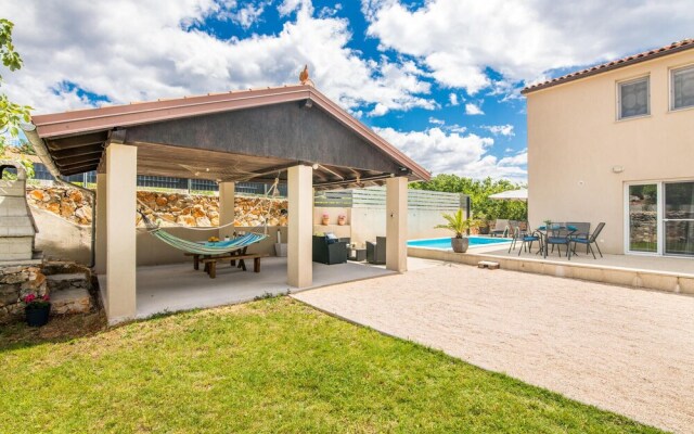Awesome Home in Kras With Wifi and 2 Bedrooms