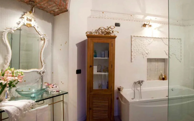 Arnaboldi Palace - Circolo