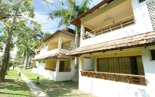 Manor Backwater Resort