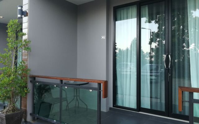 Nutchana Hill Boutique Hotel