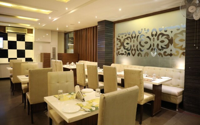 Hotel Poonam Plaza