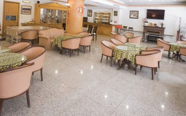 Tzu Chi Hotel