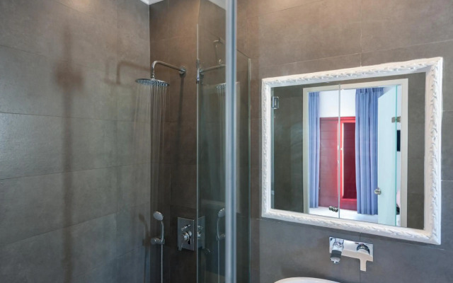 Mar n Mar Crown Hotel and Suites