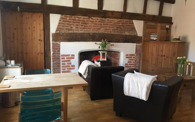Rooms at no Three, Chameleon House