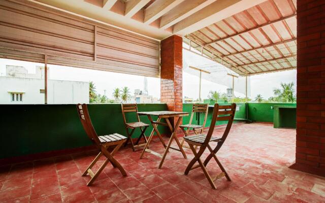 OYO HOME 44764 Guna Residency