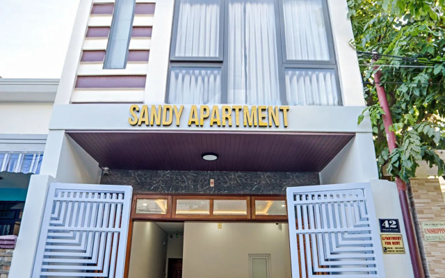 Sandy Apartment - Walk to the beach