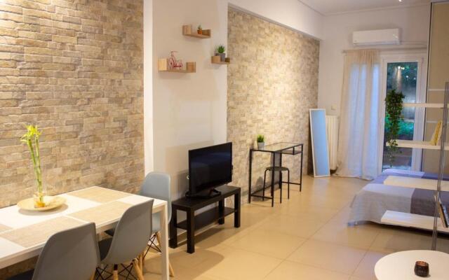 Cozy Studio in Central Glyfada - Sleeps 3