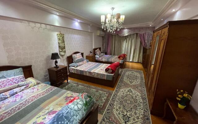 شقة مطلة علي قناة السويس701