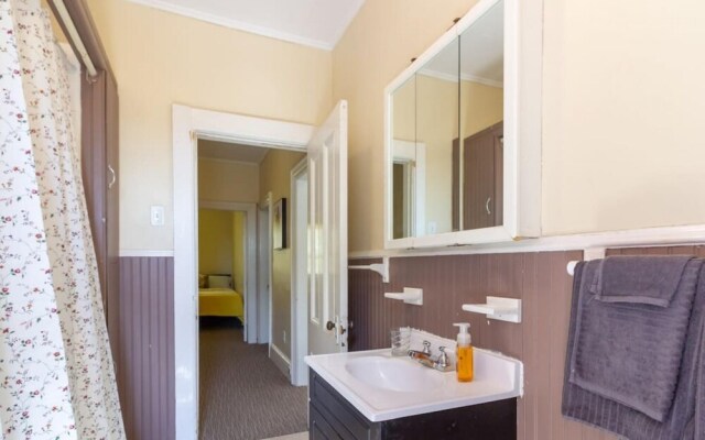 Cozy 3-bdrm in Uptown Saint John w Parking Coffee