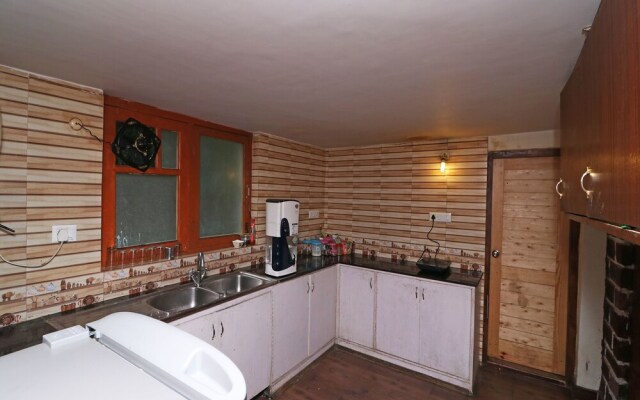 OYO 13724 Home Cosy Stay Near Mall Road