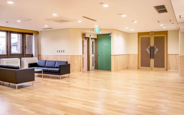 NARA Visitor Center & Inn