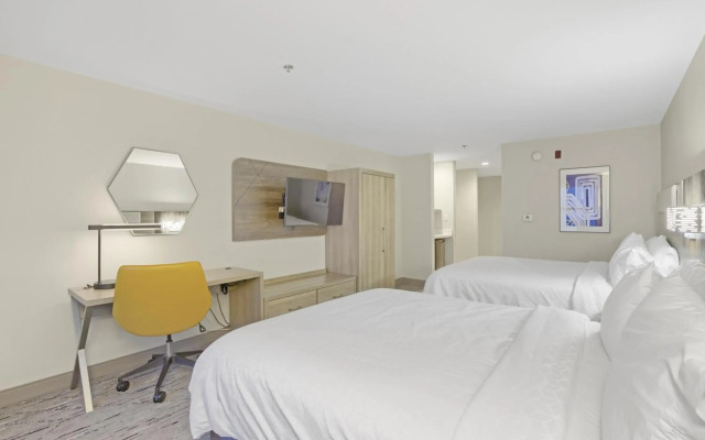 Holiday Inn Express Gulfport Beach by IHG