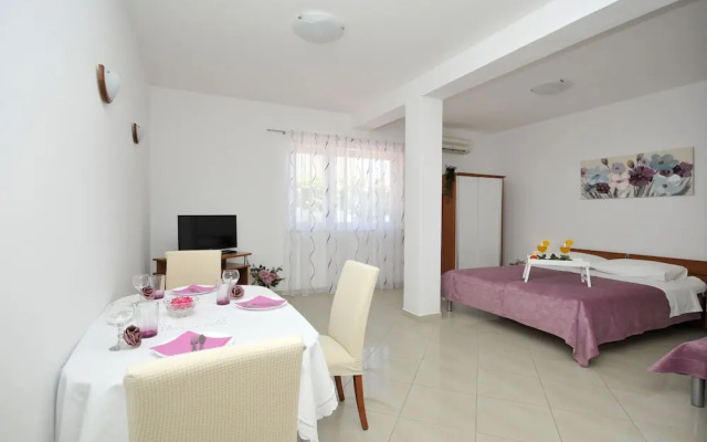Apartments Roza