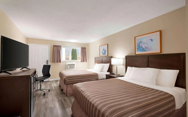 Travelodge by Wyndham Salmon Arm