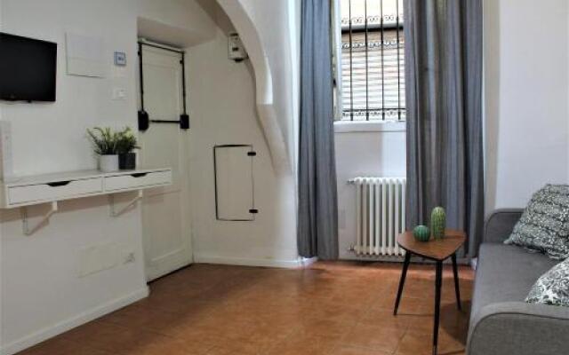 Crystal Ship Apartment