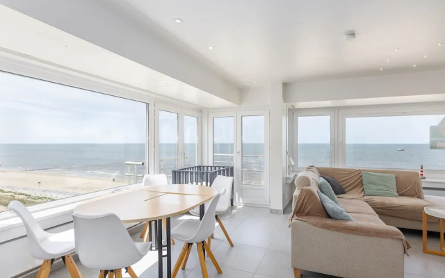 Bright Beachfront Apartment