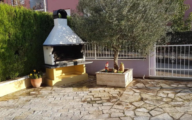 Cosy villa near the beach