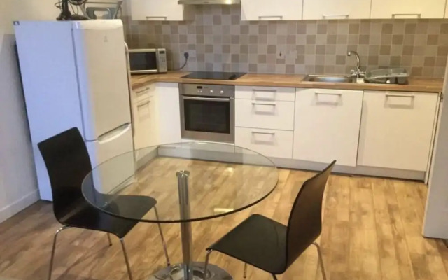 Charming 2-bedrooms City Centre Apartment-no Party