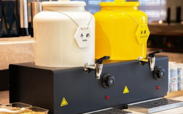 H Crystal Hotel (Shangqiu Ancient City First People's Hospital)