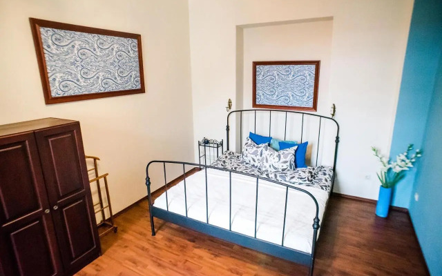 Indigo Apartment With Free Parking