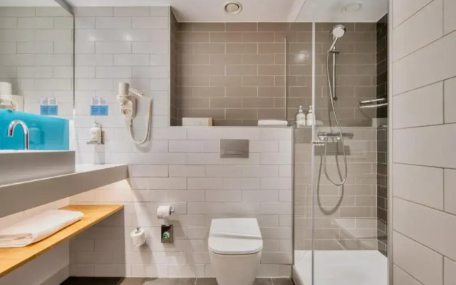 Holiday Inn Express Madrid Airport by IHG
