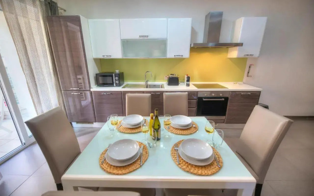 Bright & Large 2bedrooms in Sliema center MPOR1-1