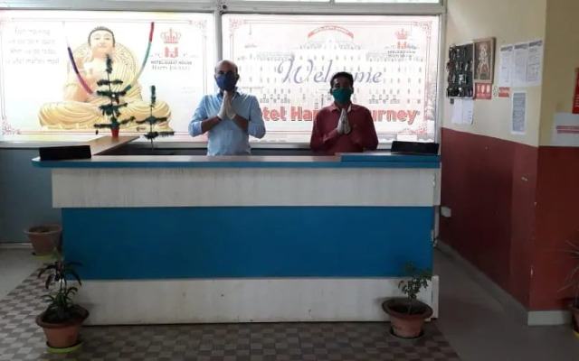 OYO 70783 Hotel Happy Journey