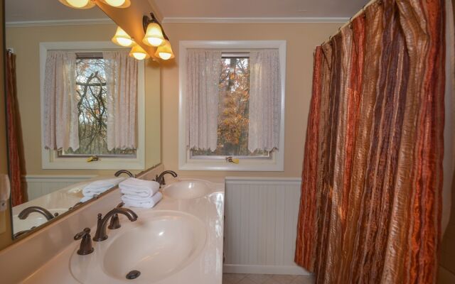 Hummingbird Hill 4 Bedroom House