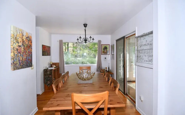 Serendipity - Large 5BR With a Hot Tub