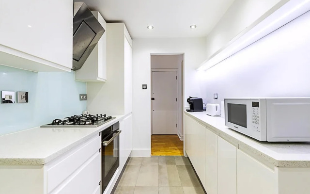 Charming Two-Bedroom Flat in West Hampstead