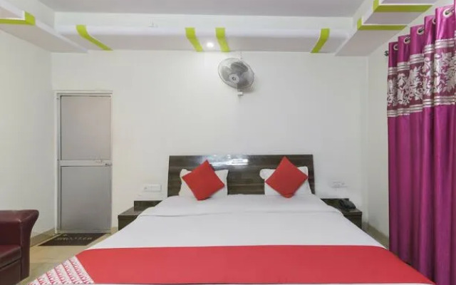 Hotel Chandra Deep