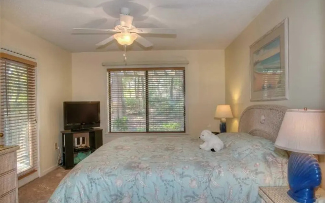 Richmond Park Three-bedroom Apartment 18-F